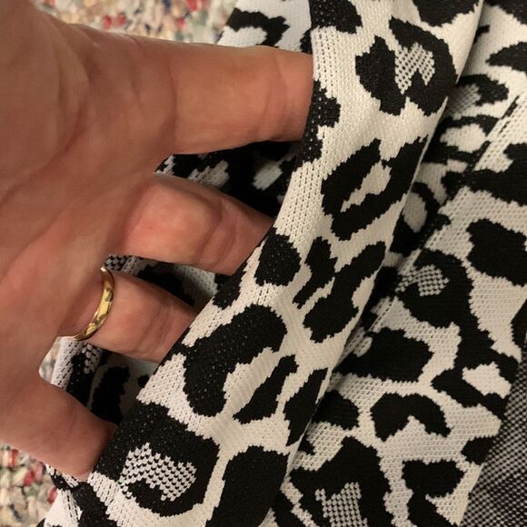 Marc New York Black White Leopard Cheetah Print Cardigan Sweater Coat Sz M - Picture 10 of 10